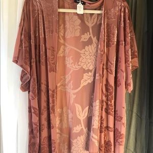 EUC Torrid Velvet Embroidered Cover/Dister